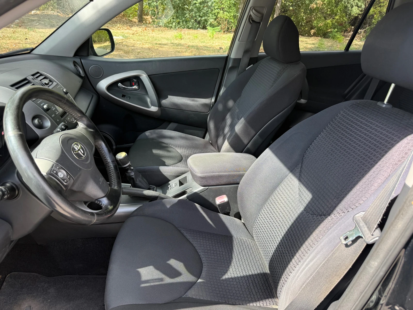 Toyota Rav4 2.2 136 кс Cross 4х4 - изображение 10