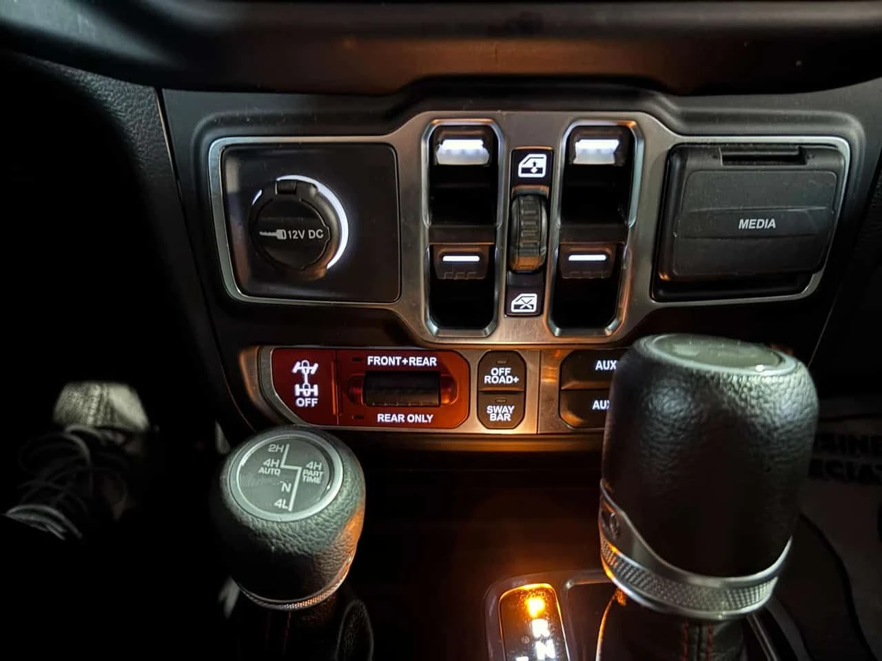 Jeep Wrangler Unlimited Rubicon  CARFAX, снимка 9 - Автомобили и джипове - 53756420