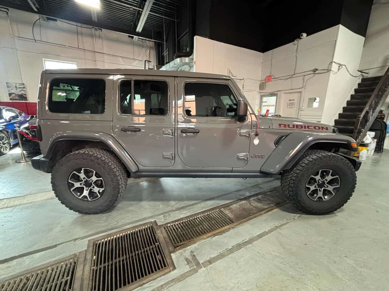 Jeep Wrangler Unlimited Rubicon  CARFAX, снимка 3 - Автомобили и джипове - 53756420