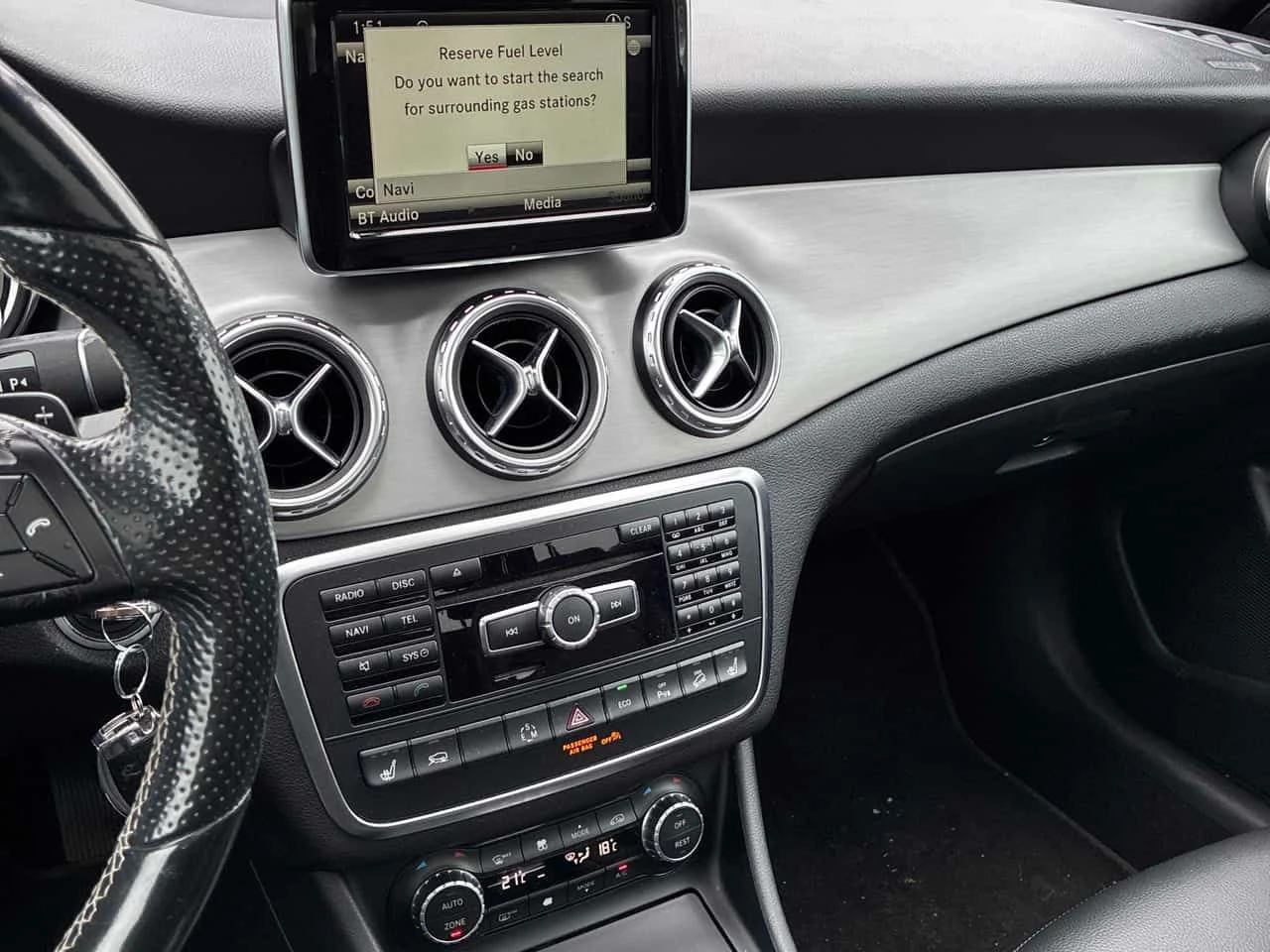 Mercedes-Benz GLA 250 4MATIC * AMG PACK* ВСИЧКИ ЕКСТРИ* ПАНОРАМА* , снимка 9 - Автомобили и джипове - 54070709