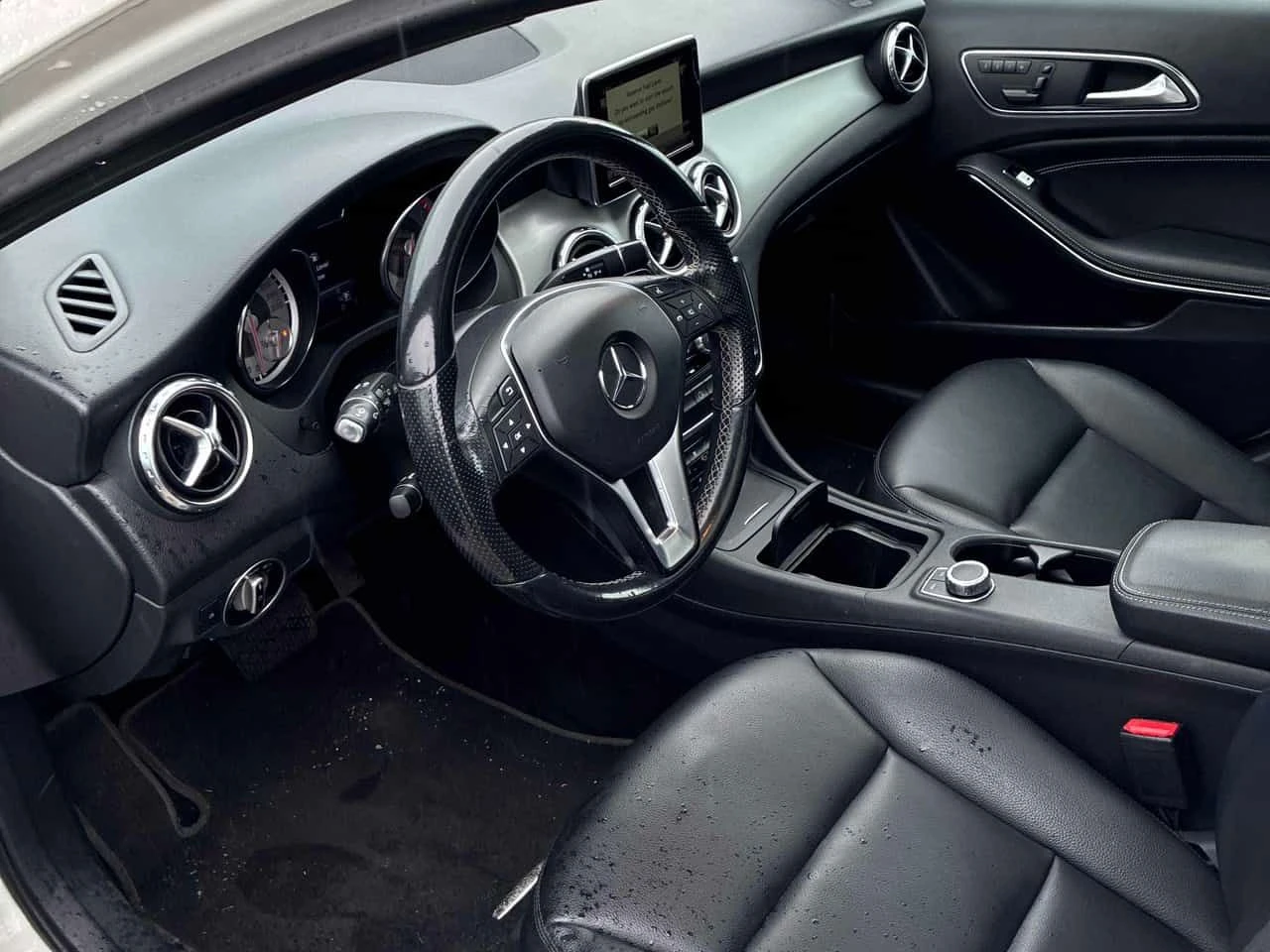 Mercedes-Benz GLA 250 4MATIC * AMG PACK* ВСИЧКИ ЕКСТРИ* ПАНОРАМА* , снимка 7 - Автомобили и джипове - 54070709