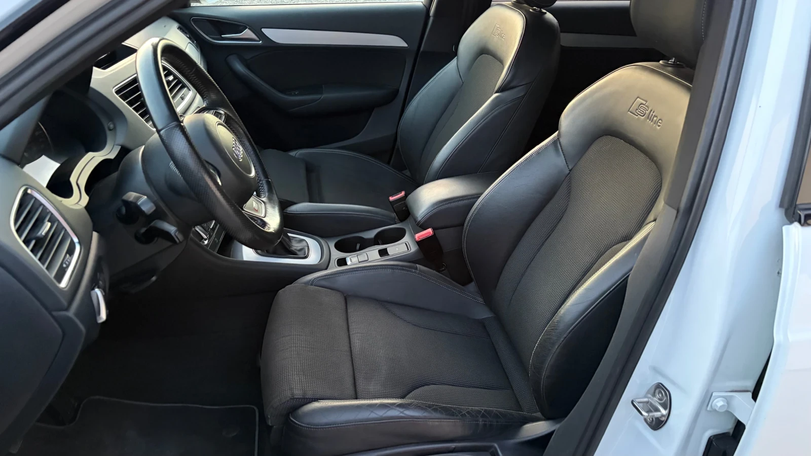 Audi Q3 2.0TDI* 140HP* Sline* TOP, снимка 8 - Автомобили и джипове - 54576848