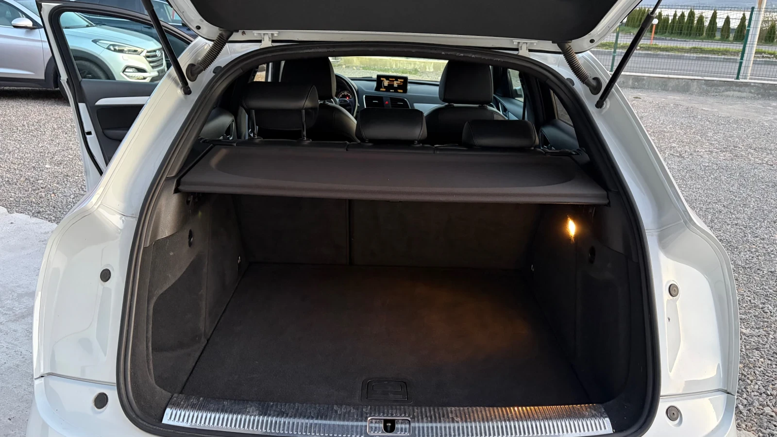 Audi Q3 2.0TDI* 140HP* Sline* TOP, снимка 14 - Автомобили и джипове - 54576848