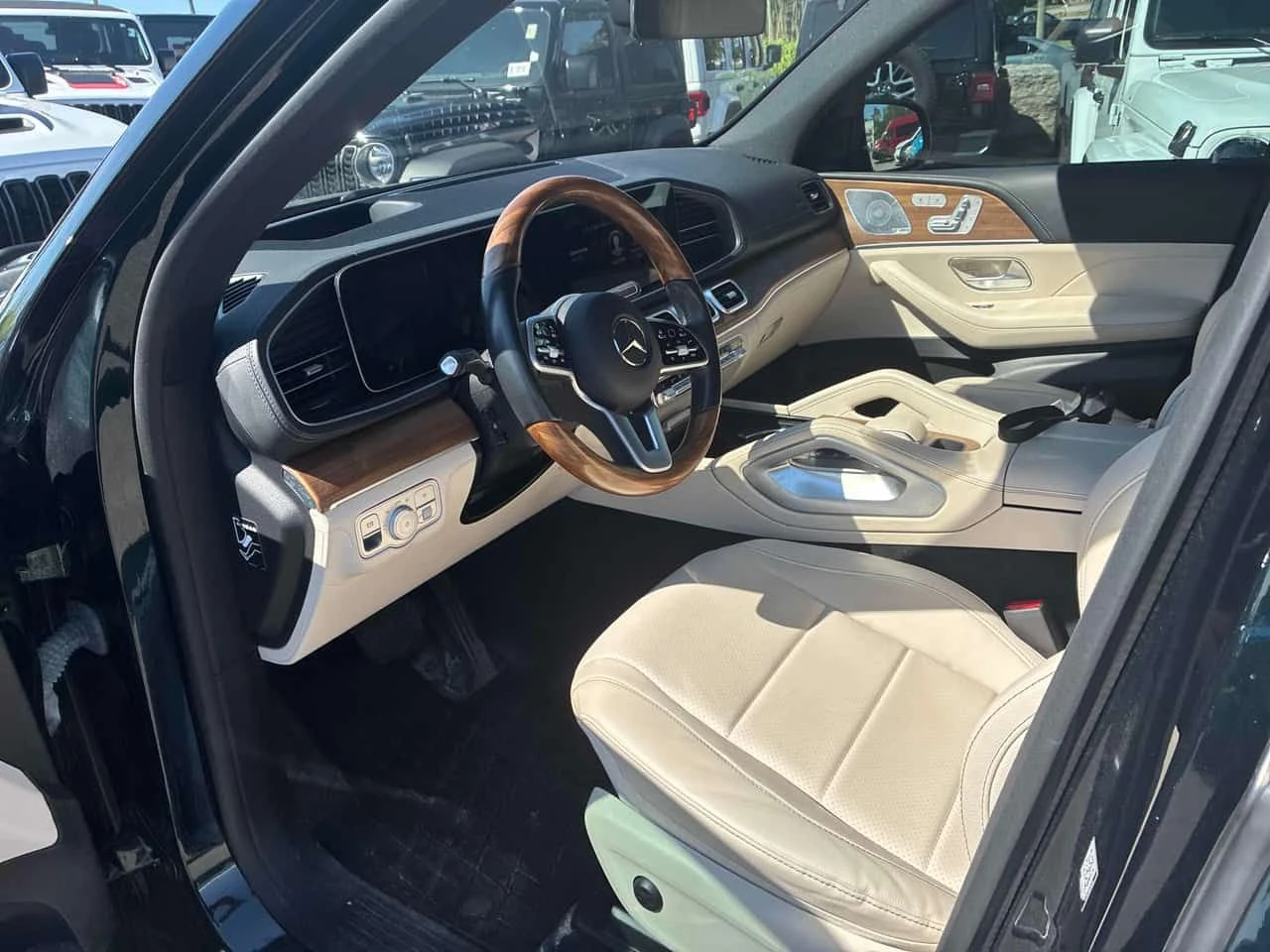 Mercedes-Benz GLE 450 ДИСТРОНИК * 360 * BURMESTER * PANO * ОБДУХВАНЕ, снимка 5 - Автомобили и джипове - 55211252