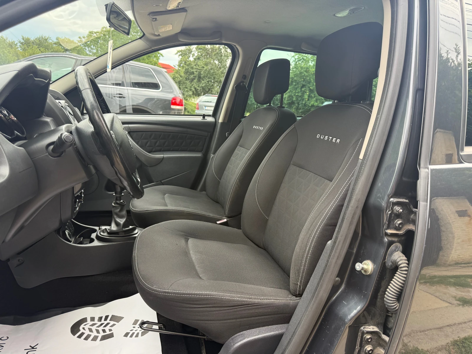 Dacia Duster 1.6i 4x4 FACELIVE, снимка 7 - Автомобили и джипове - 55407202