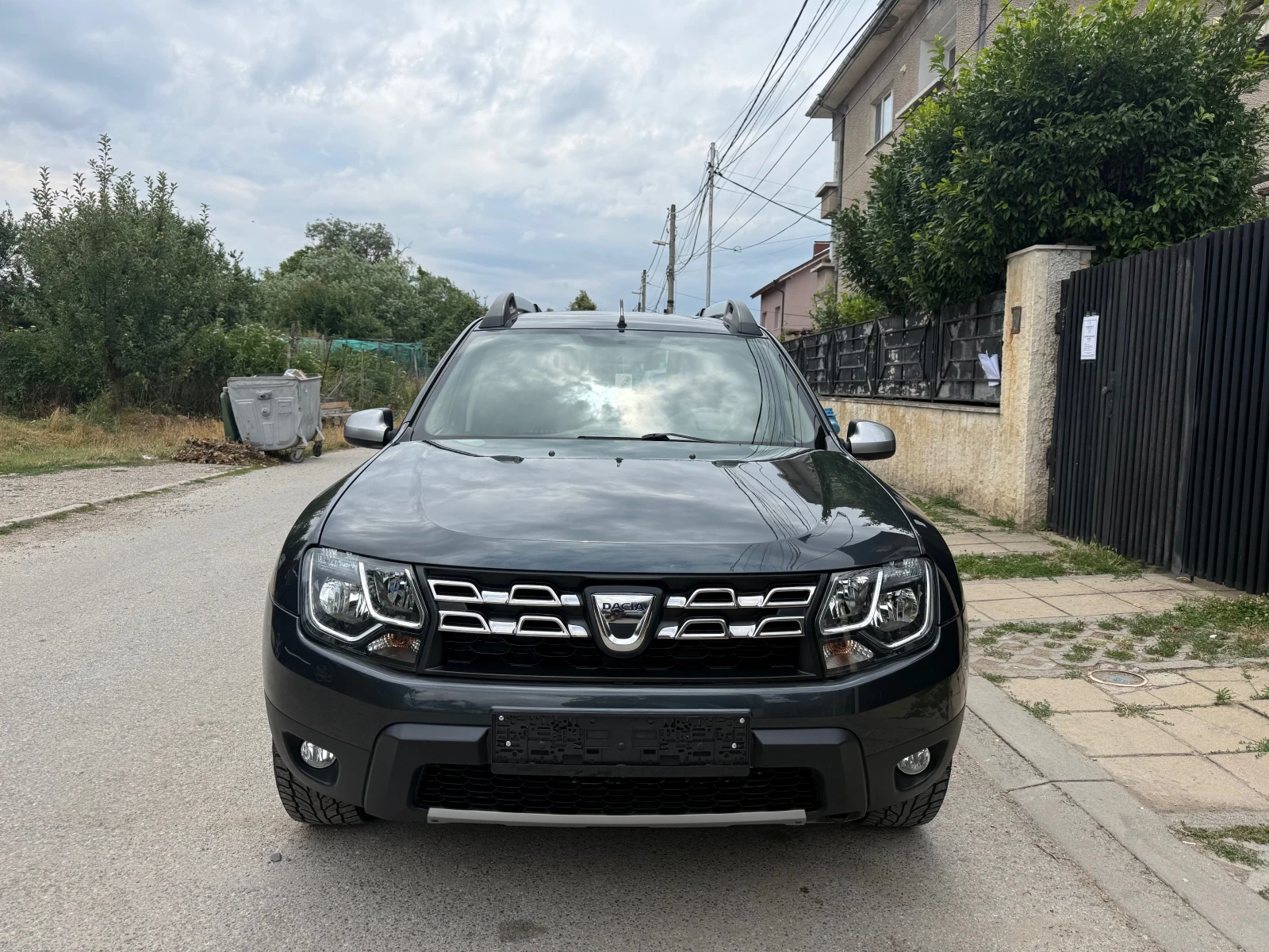 Dacia Duster 1.6i 4x4 FACELIVE, снимка 2 - Автомобили и джипове - 55407202