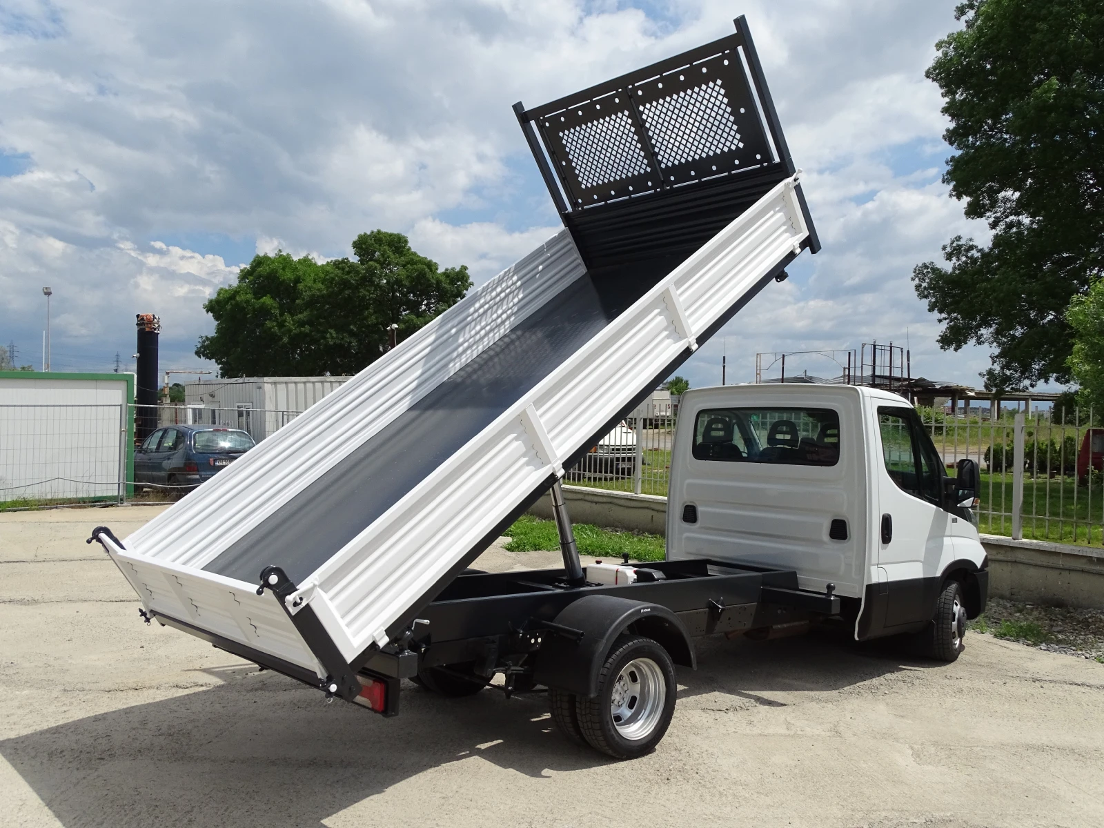 Iveco 35c17 * КЛИМАТРОНИК* Д-4.10м  ТРИСТРАНЕН САМОСВАЛ * , снимка 6 - Бусове и автобуси - 54960933