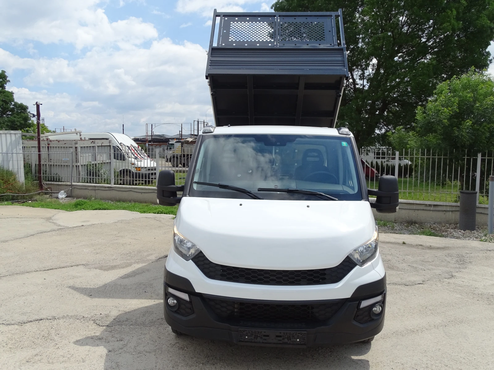 Iveco 35c17 * КЛИМАТРОНИК* Д-4.10м  ТРИСТРАНЕН САМОСВАЛ * , снимка 2 - Бусове и автобуси - 54960933
