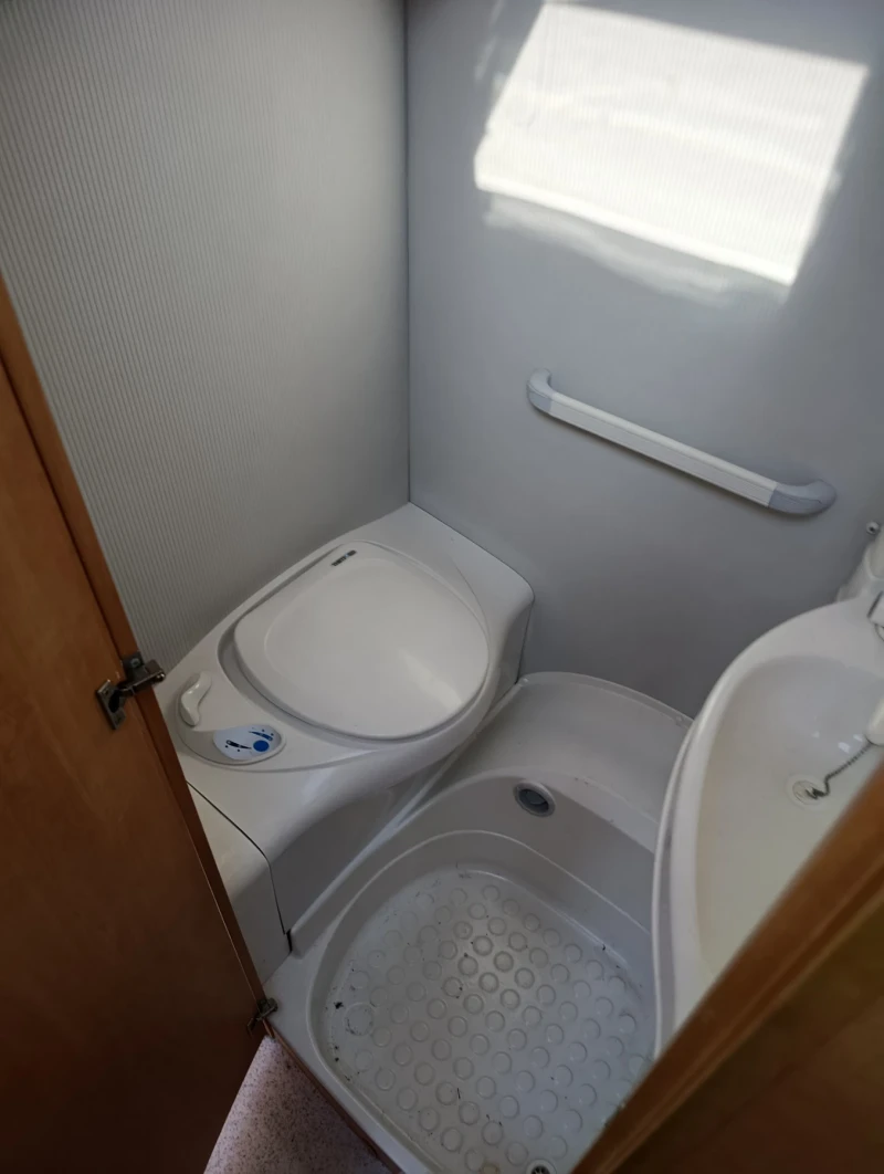 Каравана Eifelland 395, снимка 12 - Каравани и кемпери - 52372283