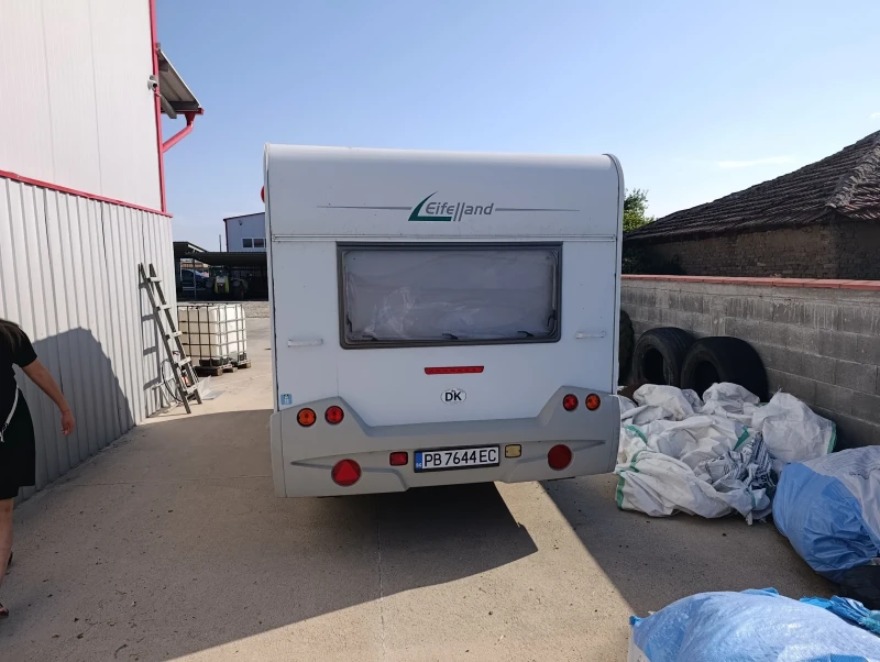 Каравана Eifelland 395, снимка 3 - Каравани и кемпери - 52372283