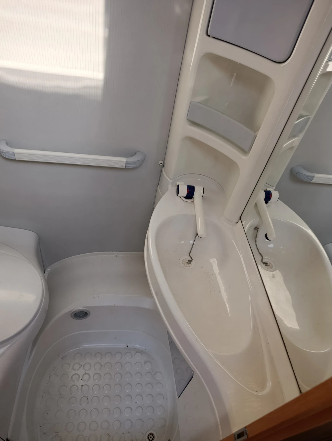  Eifelland 395 | Mobile.bg   13