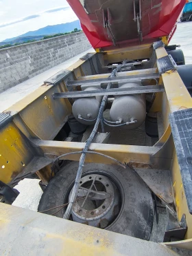 Полуремарке Schwarzmuller Тежи 5100 кг, снимка 9