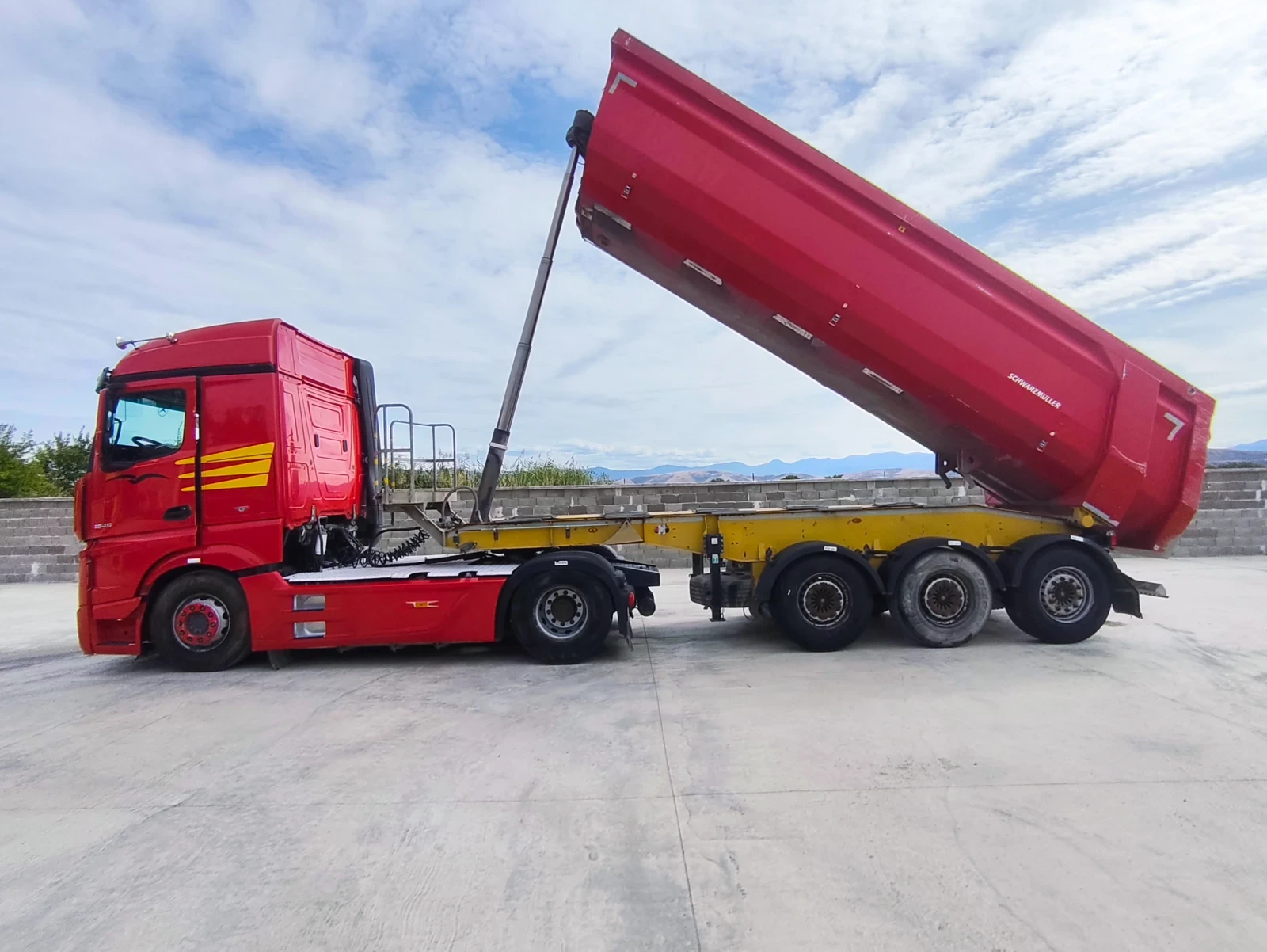 Полуремарке Schwarzmuller Тежи 5100 кг, снимка 16 - Ремаркета - 56118448