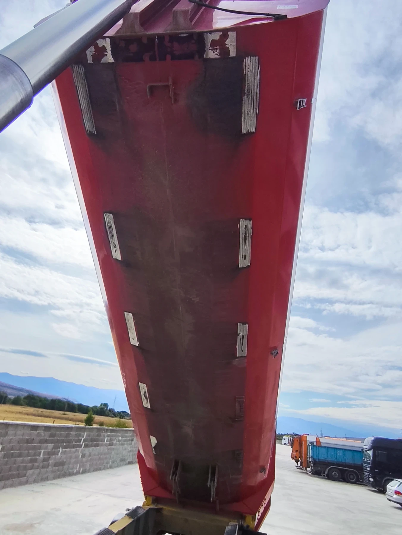 Полуремарке Schwarzmuller Тежи 5100 кг, снимка 14 - Ремаркета - 56118448