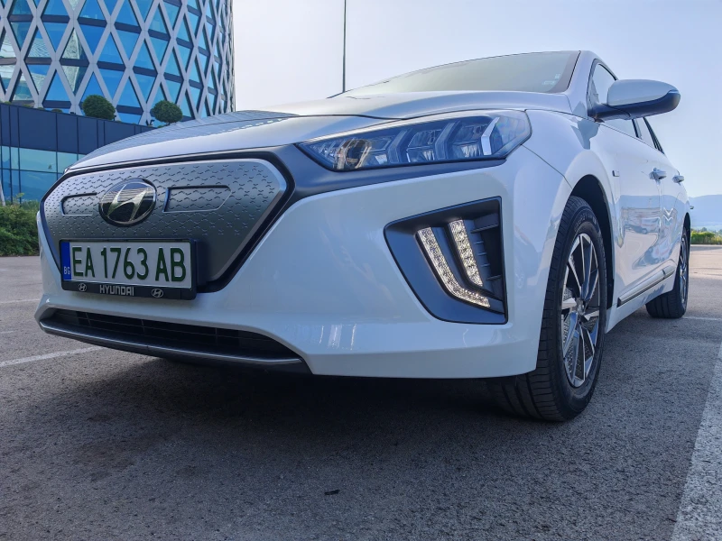 Hyundai Ioniq Facelift в ГАРАНЦИЯ, Термопомпа, Infinity Premium , снимка 9 - Автомобили и джипове - 47613909