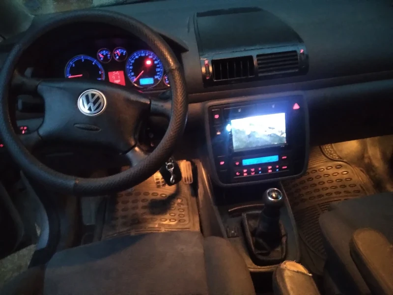 VW Sharan, снимка 9 - Автомобили и джипове - 47945063