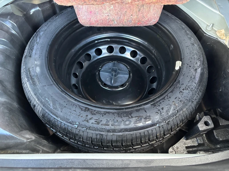 Renault Megane 1.6i/160 000 Хил.км/Внос Италия/Сервизна история/, снимка 16 - Автомобили и джипове - 50293274