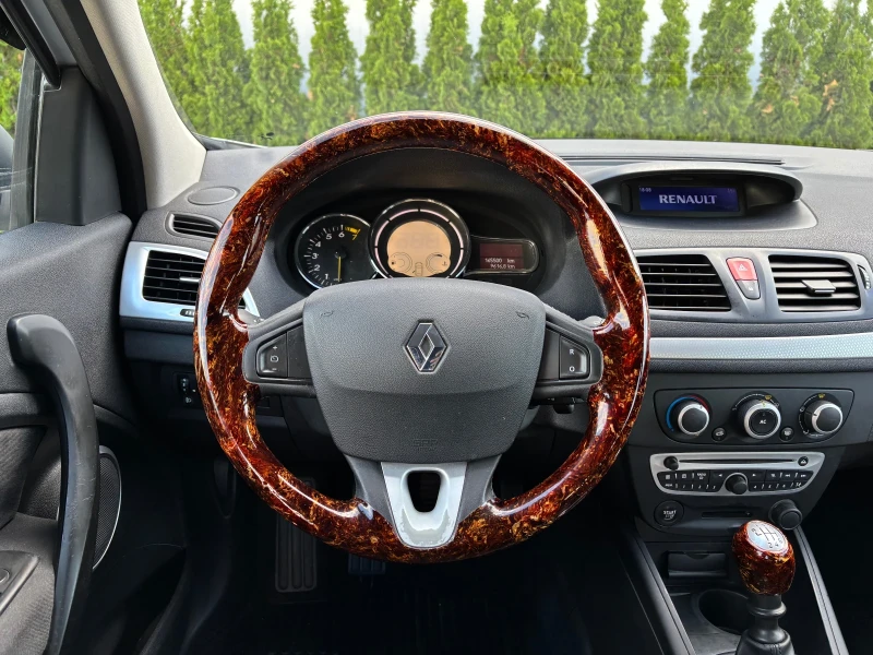 Renault Megane 1.6i/160 000 Хил.км/Внос Италия/Сервизна история/, снимка 13 - Автомобили и джипове - 50293274