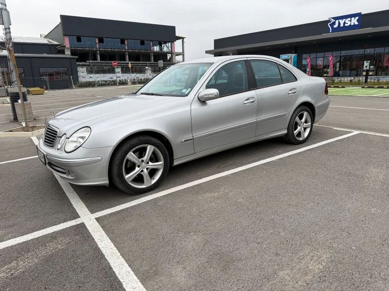 Mercedes-Benz E 220 Avantgarde, снимка 8 - Автомобили и джипове - 52068584