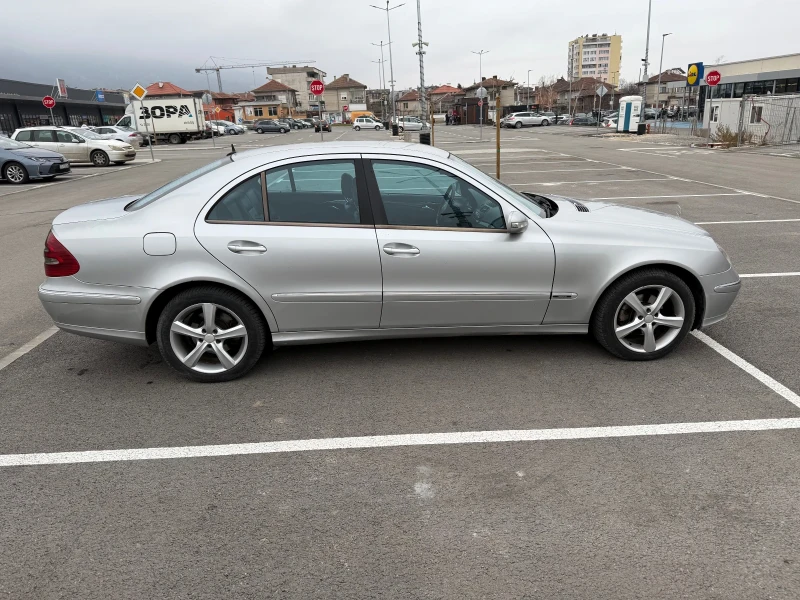 Mercedes-Benz E 220 Avantgarde, снимка 3 - Автомобили и джипове - 52068584