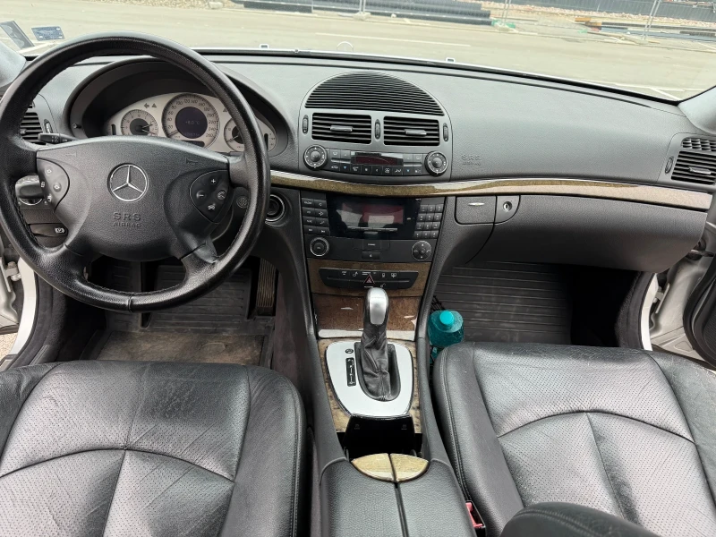 Mercedes-Benz E 220 Avantgarde, снимка 11 - Автомобили и джипове - 52068584