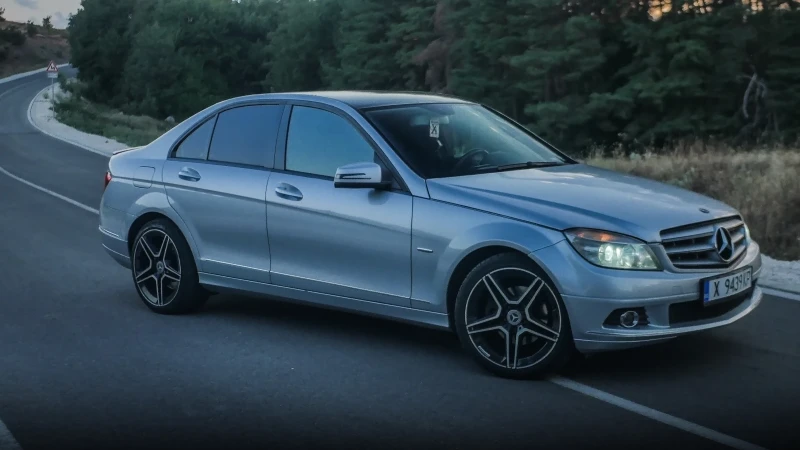 Mercedes-Benz C 220 - 14400 лв. - 93001931 1