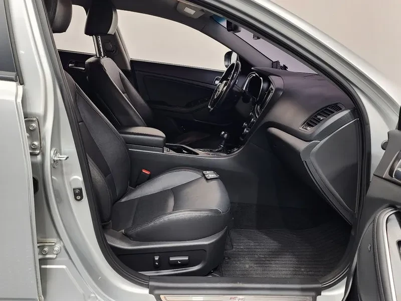 Kia K5 2.0, снимка 11 - Автомобили и джипове - 54262134