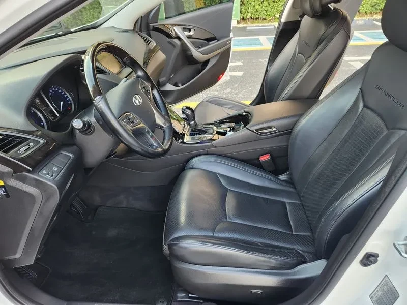 Hyundai Grandeur 2.4, снимка 9 - Автомобили и джипове - 54626076
