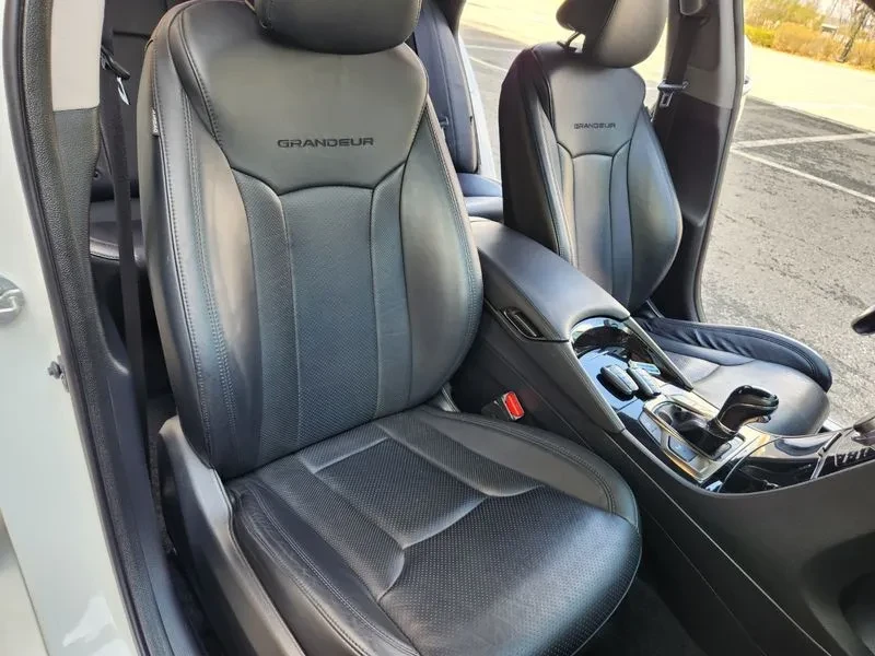 Hyundai Grandeur 2.4, снимка 13 - Автомобили и джипове - 54626076