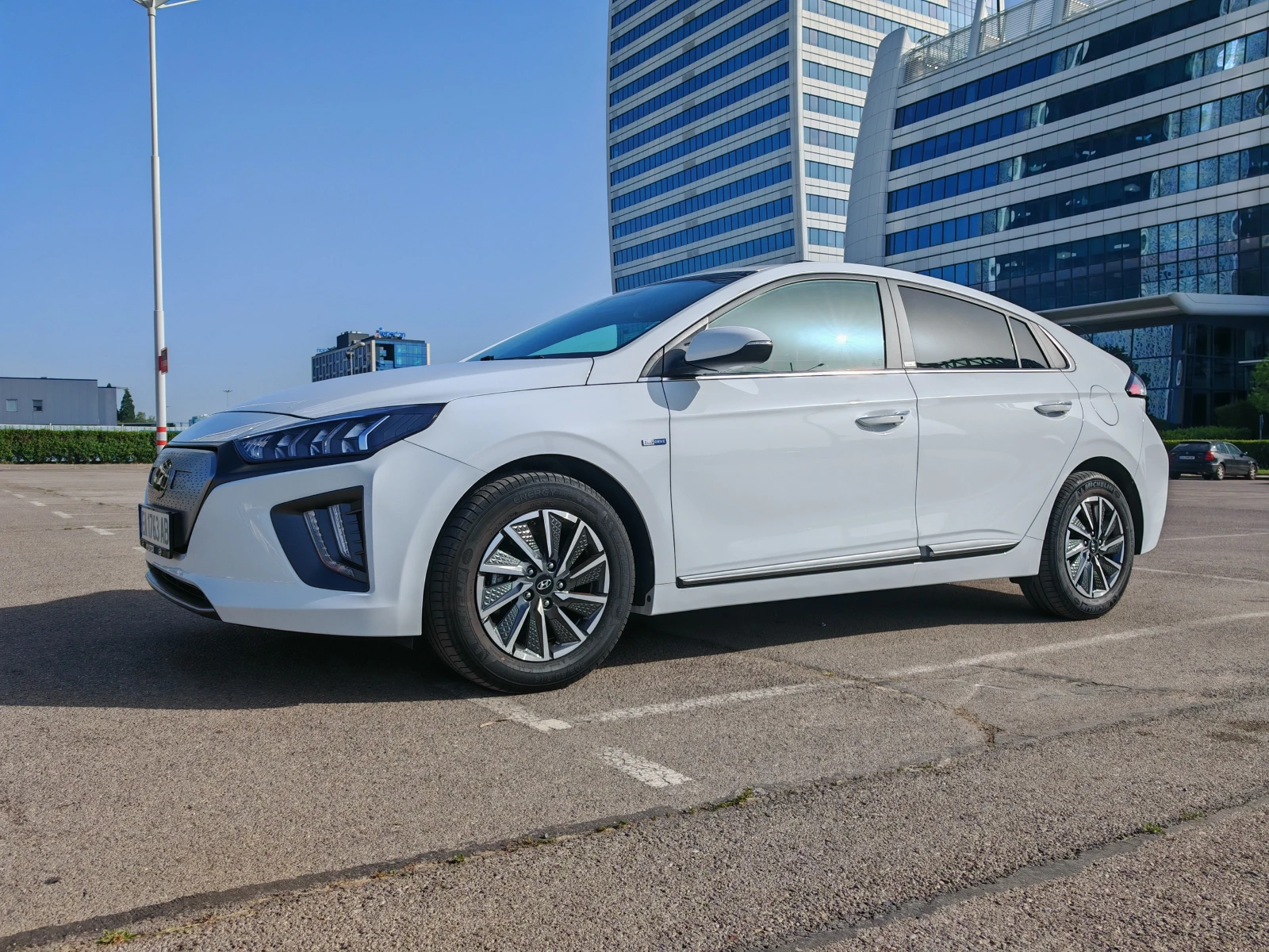 Hyundai Ioniq Facelift в ГАРАНЦИЯ, Термопомпа, Infinity Premium  - изображение 3