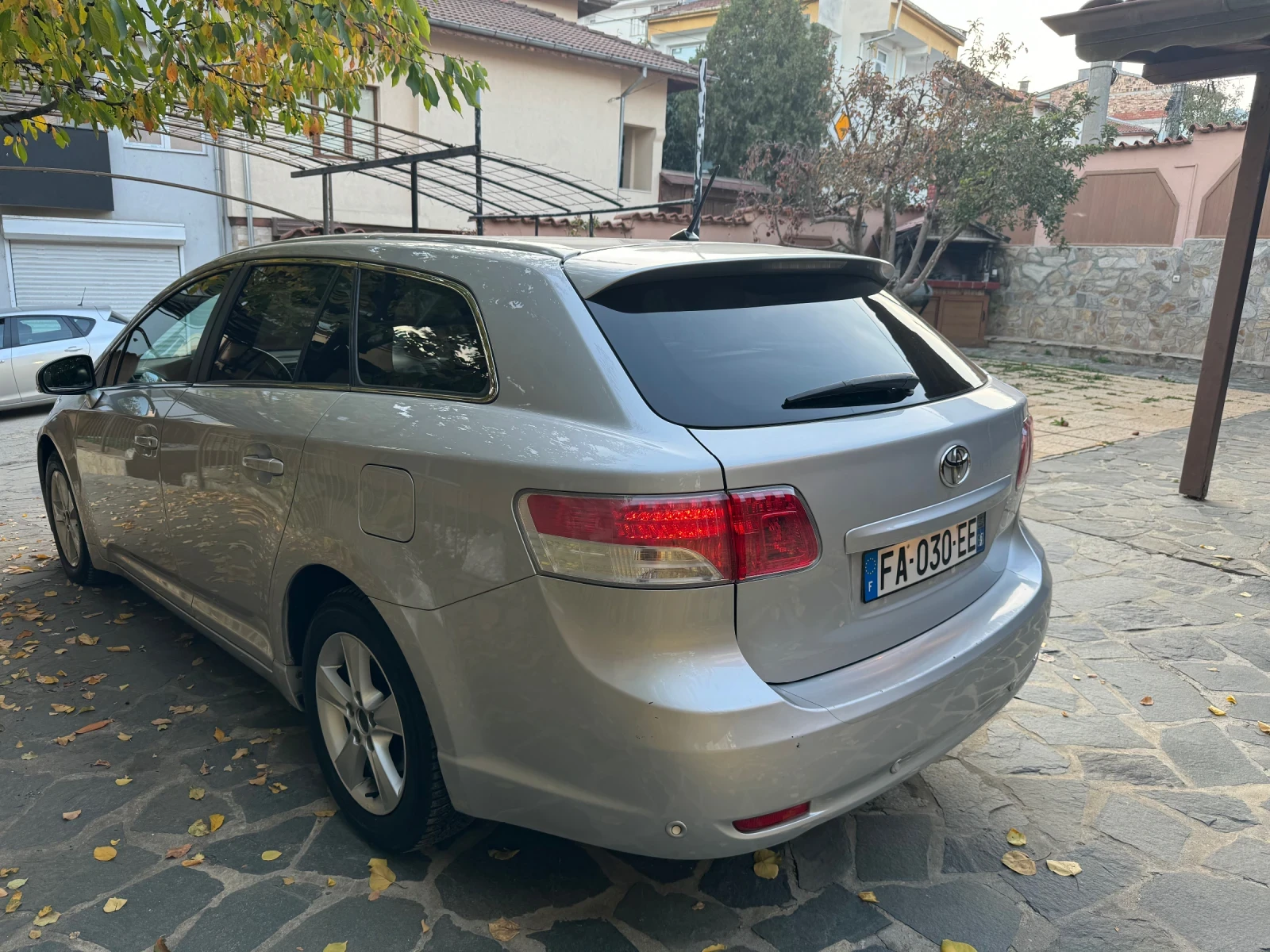 Toyota Avensis 2.0 бензин AUTOMATIC  - изображение 4