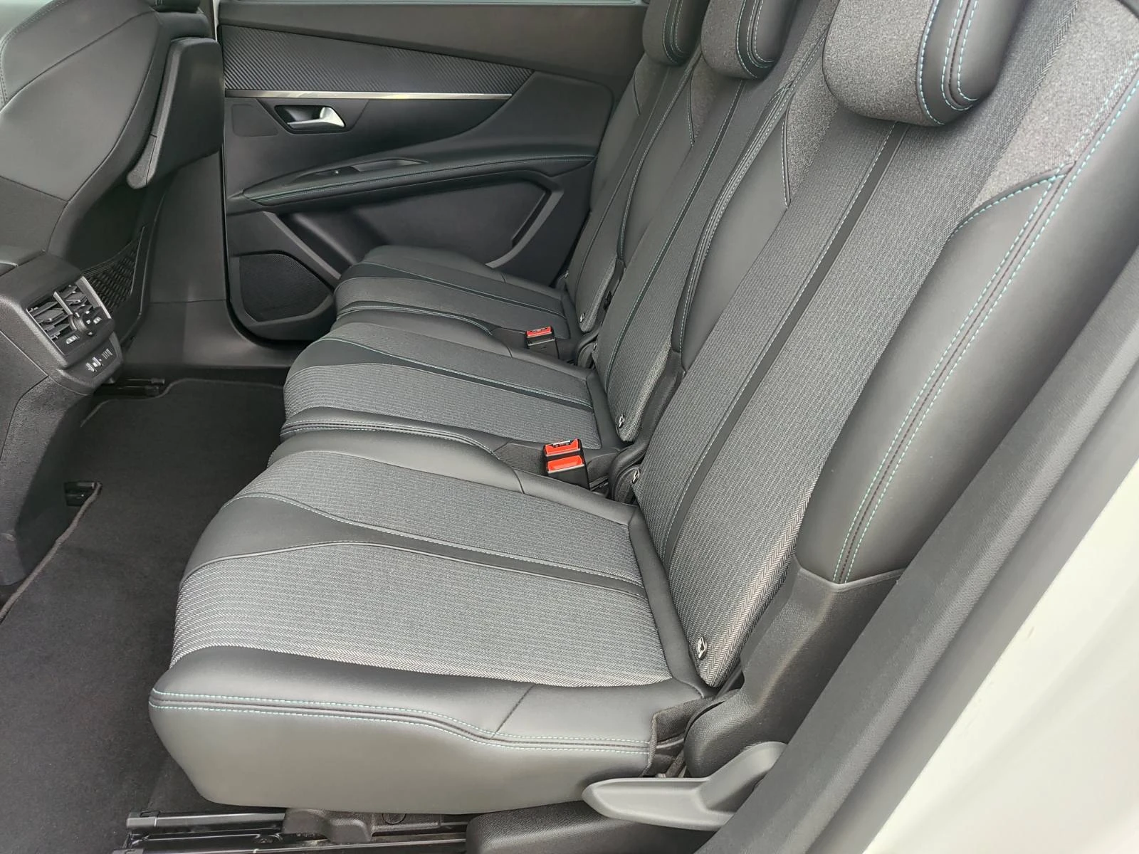 Peugeot 5008 1 5L BlueHDi 131 | Mobile.bg � ����������� 12