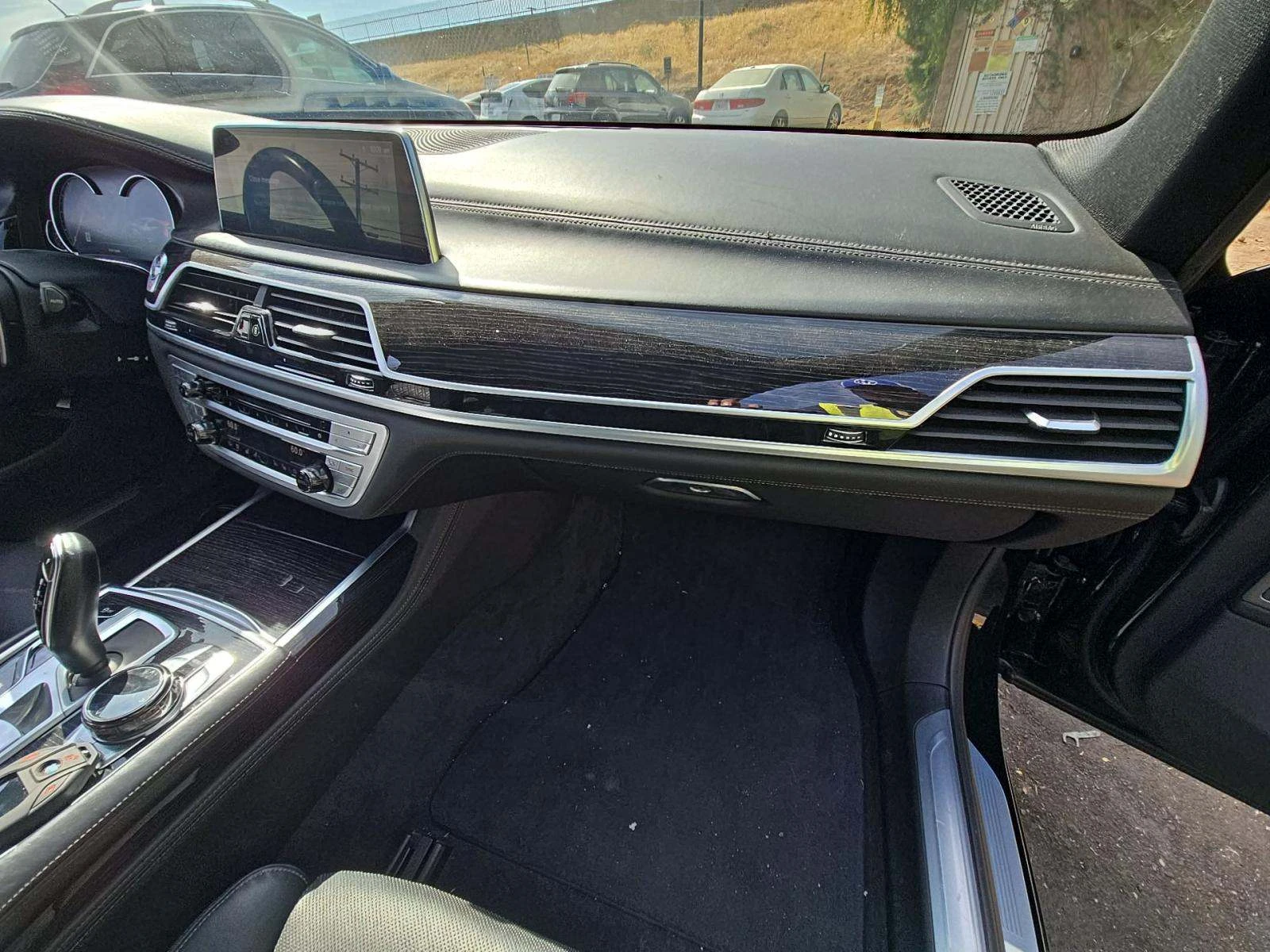 BMW 750 M* SPORT* ДИГИТАЛНО* ТАБЛО* ПОДГРЕВ* КАМЕРА* КЕЙЛЕ - изображение 8