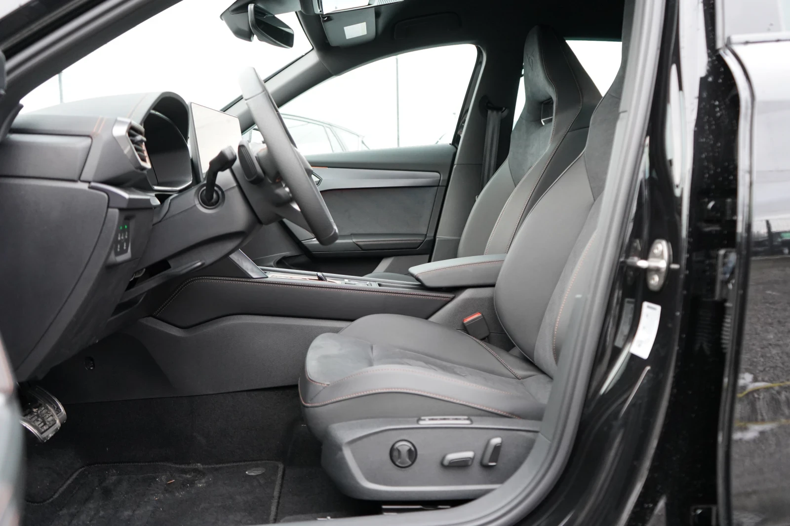 Cupra Formentor 2.0 VZ* 4x4* FACELIFT* Camera* Caplay*  - изображение 8