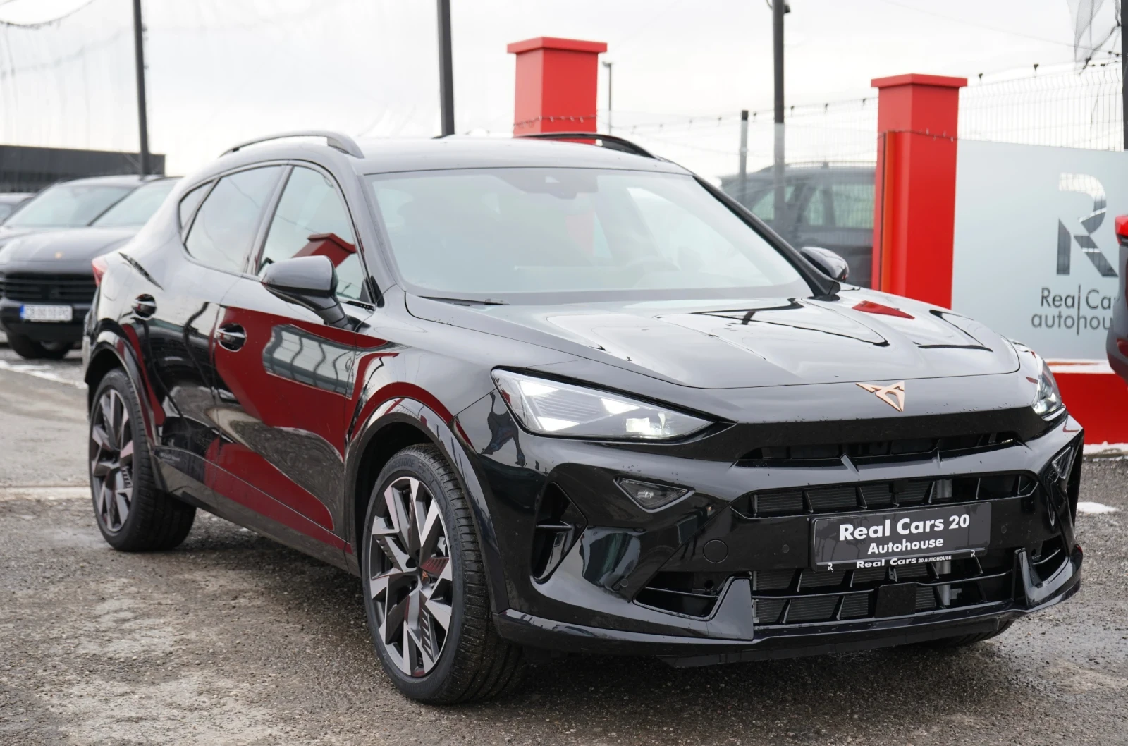 Cupra Formentor 2.0 VZ* 4x4* FACELIFT* Camera* Caplay*  - изображение 3