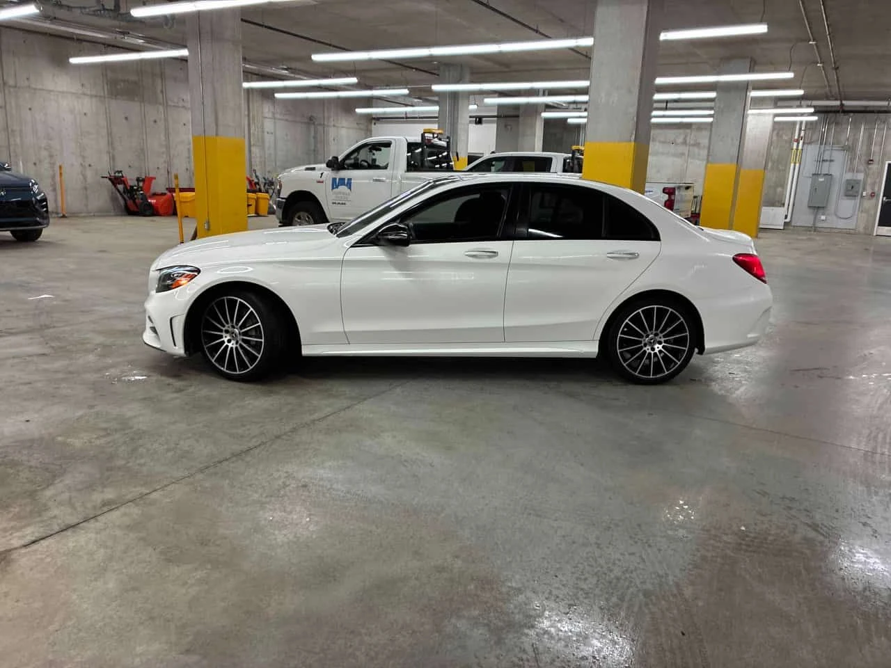 Mercedes-Benz C 300 | AMG-LINE| ОТ ПРЕДСТАВИТЕЛСТВО| 2 КЛЮЧА| CARFAX, снимка 3 - Автомобили и джипове - 54754765
