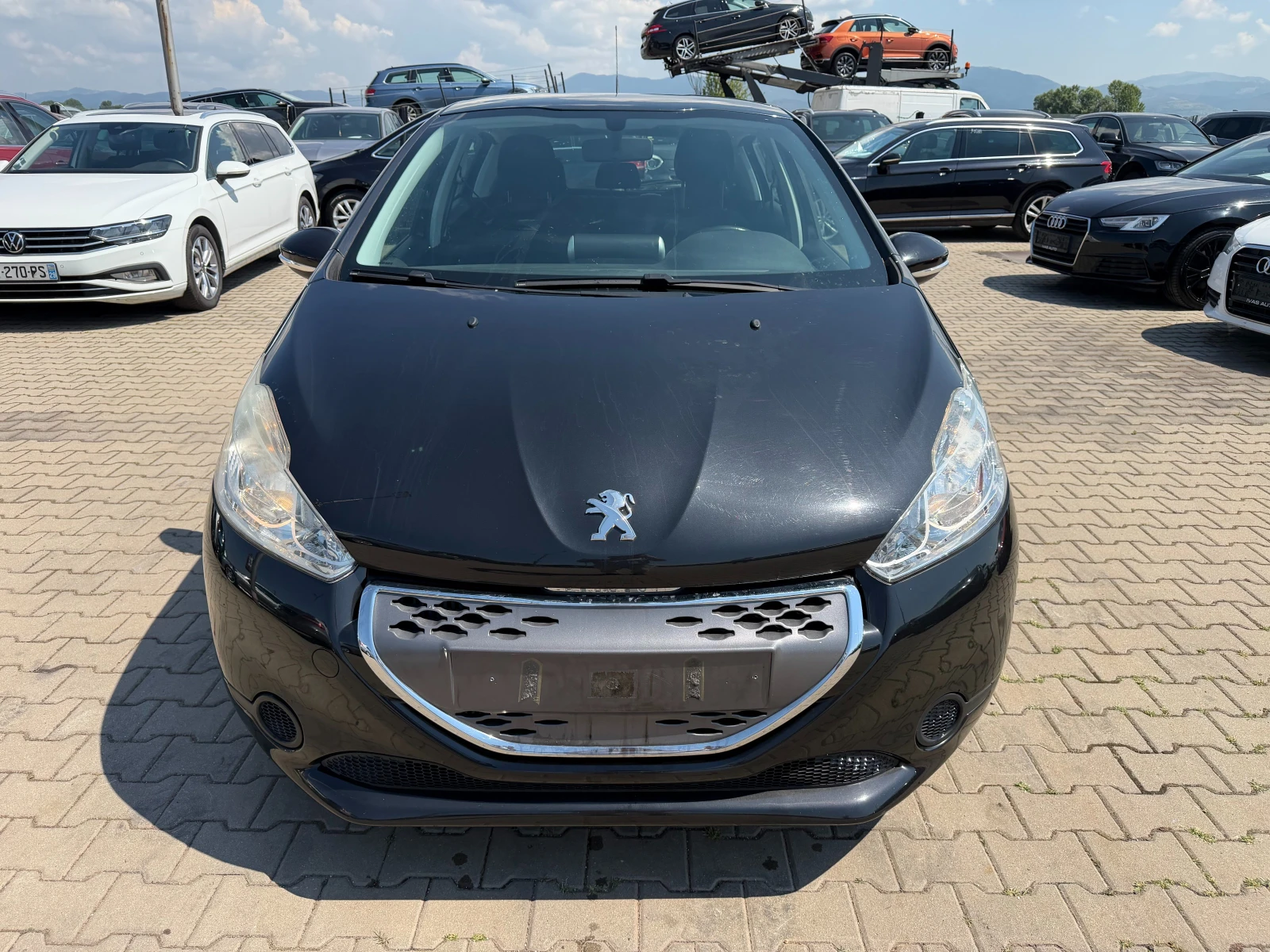 Peugeot 208 1.4HDI AVTOMAT/NAVI EURO 5, снимка 3 - Автомобили и джипове - 55059285