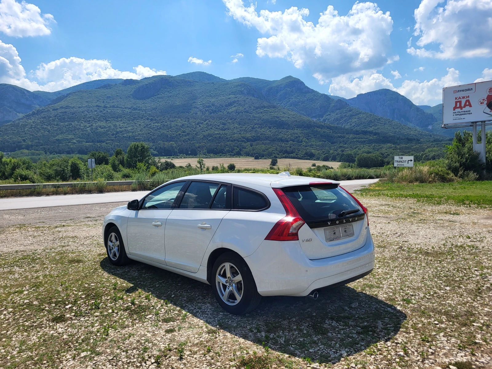 Volvo V60 1.6D POWERSHIFT, снимка 3 - Автомобили и джипове - 55086070