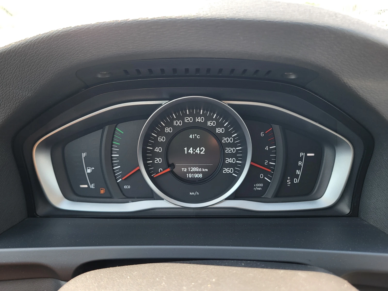 Volvo V60 1.6D POWERSHIFT, снимка 16 - Автомобили и джипове - 55086070