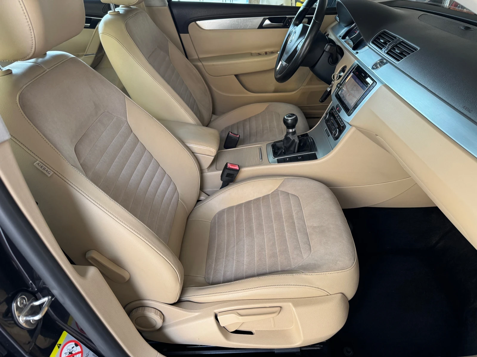 VW Passat 2, 0TDi* HIGH LINE* РЕАЛНИ КМ* EURO 5, снимка 14 - Автомобили и джипове - 55144936