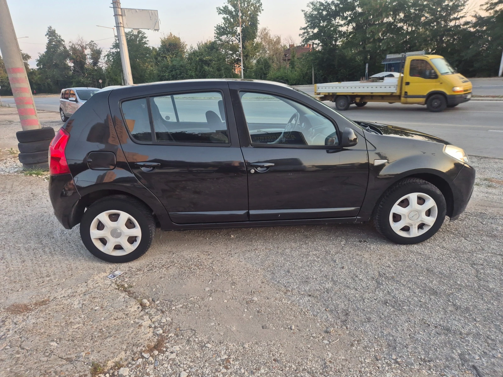 Dacia Sandero 1.4i 75k.s.GAS, KLIMATIK, снимка 4 - Автомобили и джипове - 55568299