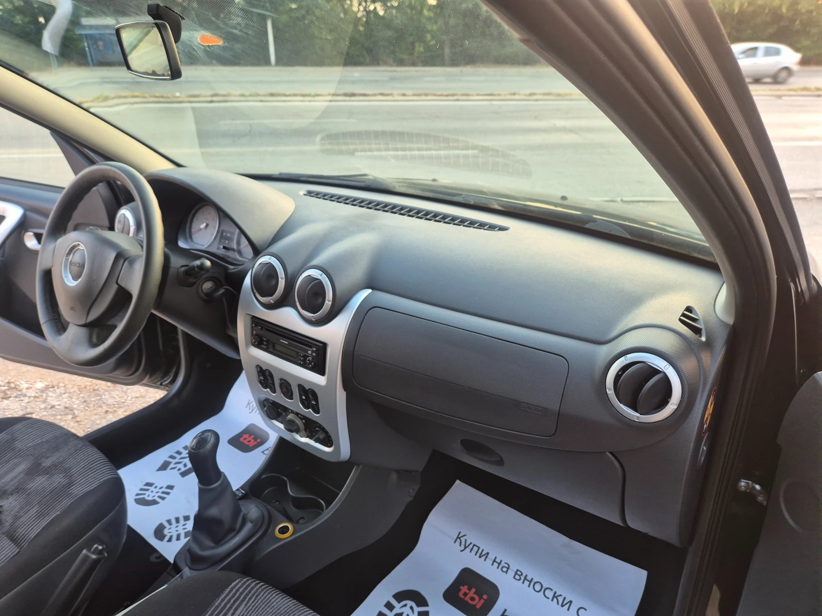 Dacia Sandero 1.4i 75k.s.GAS, KLIMATIK, снимка 11 - Автомобили и джипове - 55568299