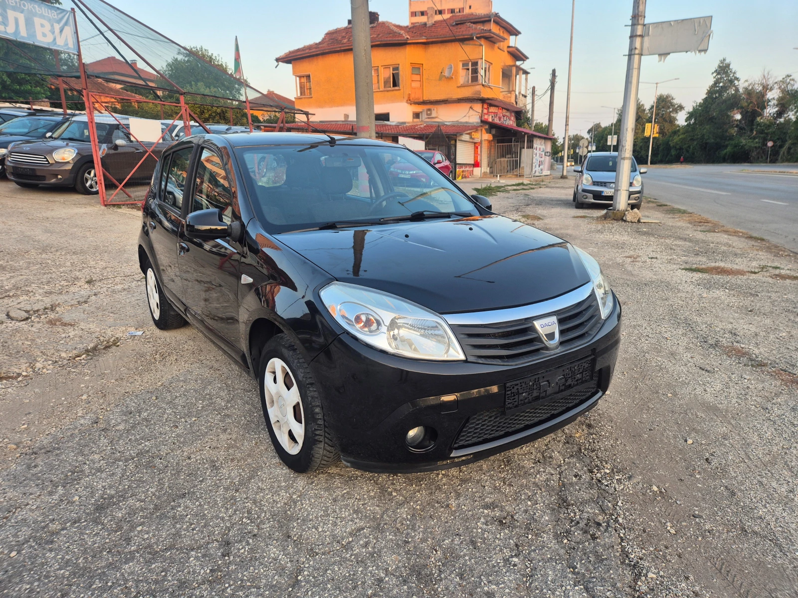 Dacia Sandero 1.4i 75k.s.GAS, KLIMATIK, снимка 3 - Автомобили и джипове - 55568299