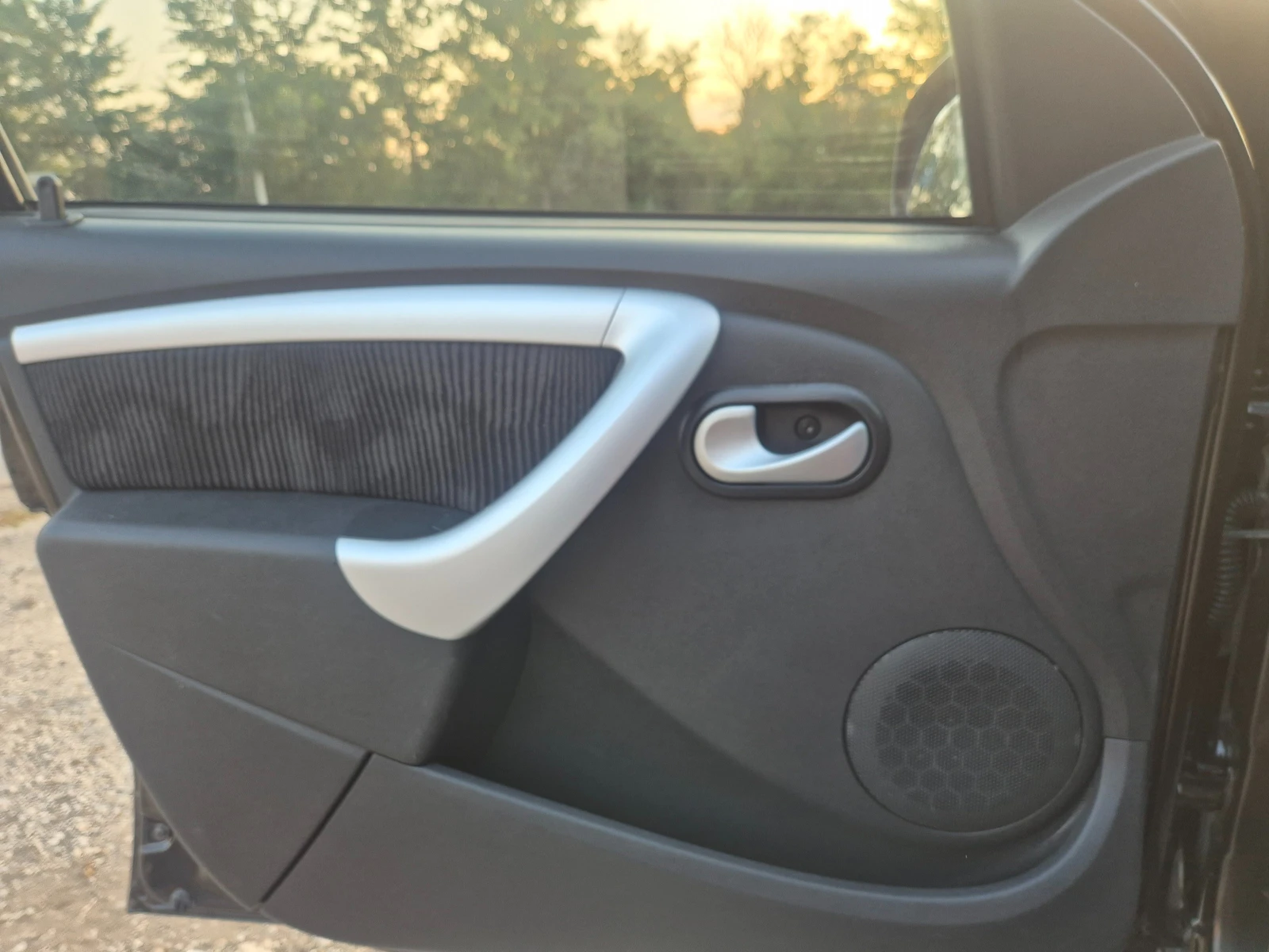 Dacia Sandero 1.4i 75k.s.GAS, KLIMATIK, снимка 17 - Автомобили и джипове - 55568299