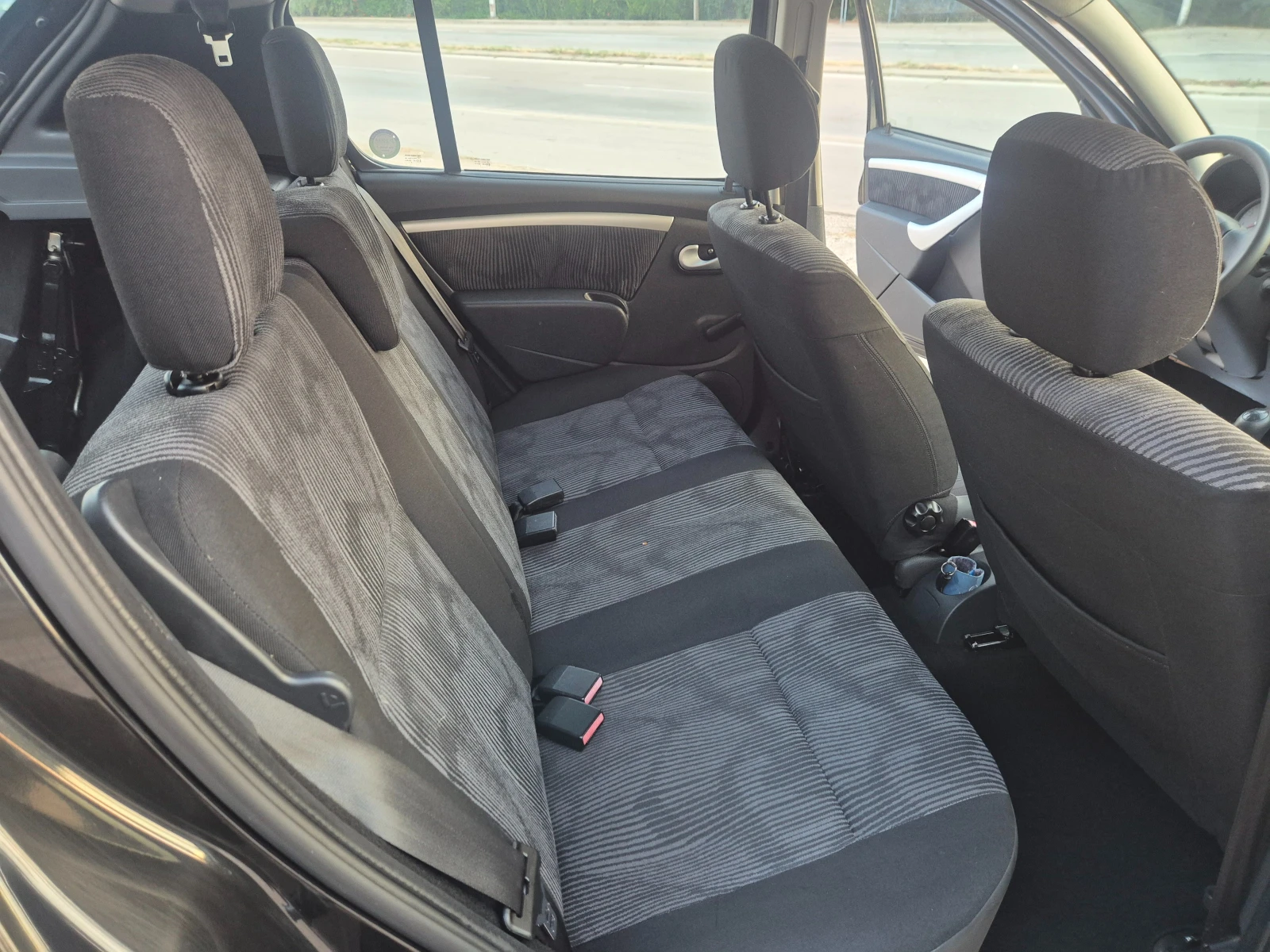 Dacia Sandero 1.4i 75k.s.GAS, KLIMATIK, снимка 12 - Автомобили и джипове - 55568299