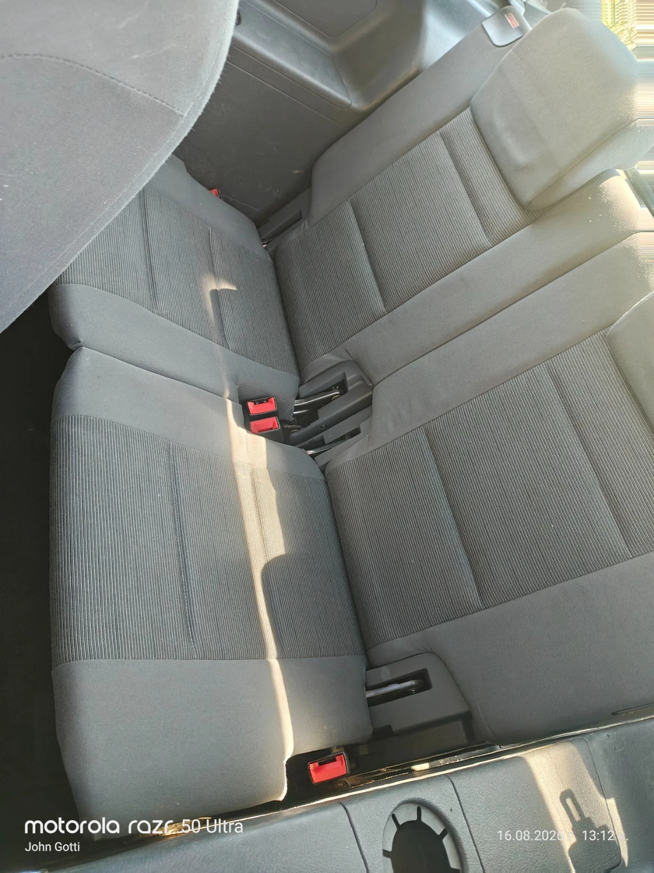 VW Touran 1.9 TDi, 6 ��������, 105 �.�. , 7 ������, , 2009�. | Mobile.bg � ����������� 12