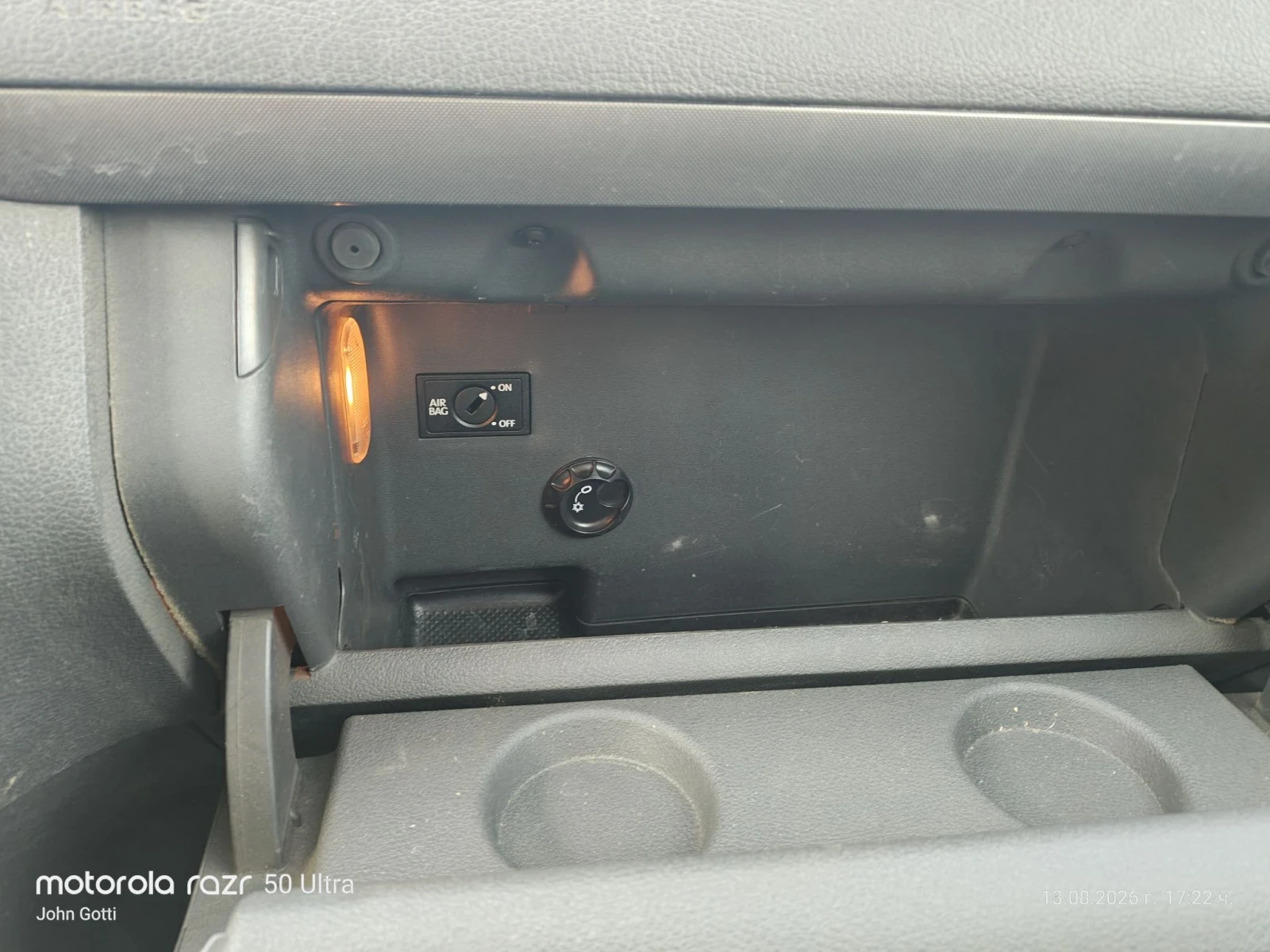 VW Touran 1.9 TDi, 6 скорости, 105 к.с. климатроник, 2009г., снимка 12 - Автомобили и джипове - 55656764