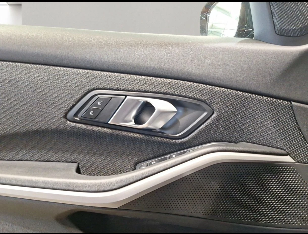 BMW 320 320d LCI, снимка 13 - Автомобили и джипове - 55848687