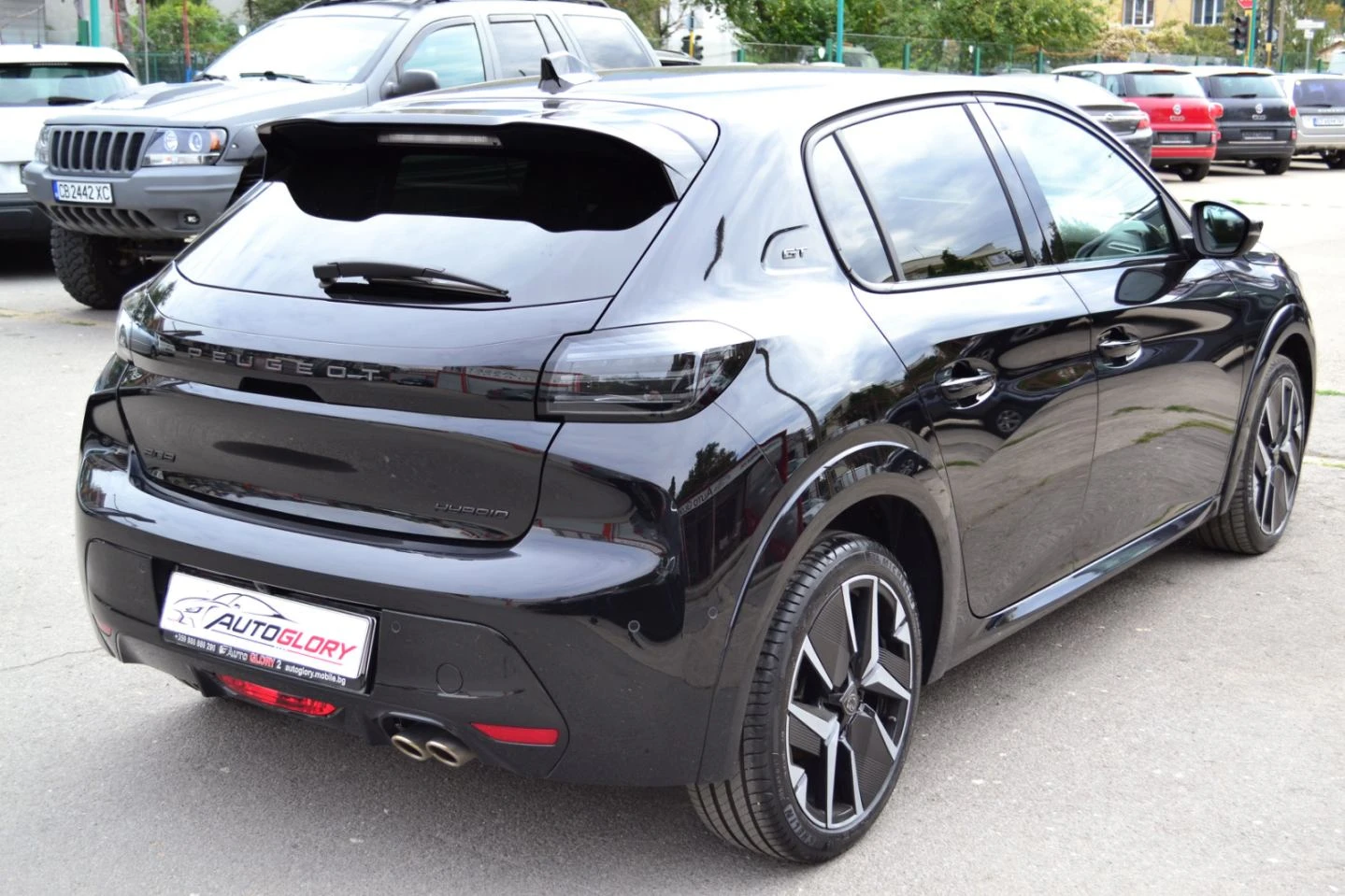 Peugeot 208 1.2 BENZ EURO 6, снимка 5 - Автомобили и джипове - 56127292