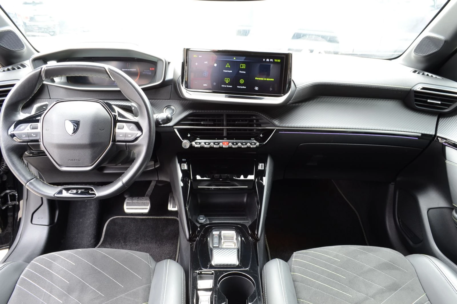 Peugeot 208 1.2 BENZ EURO 6, снимка 13 - Автомобили и джипове - 56127292